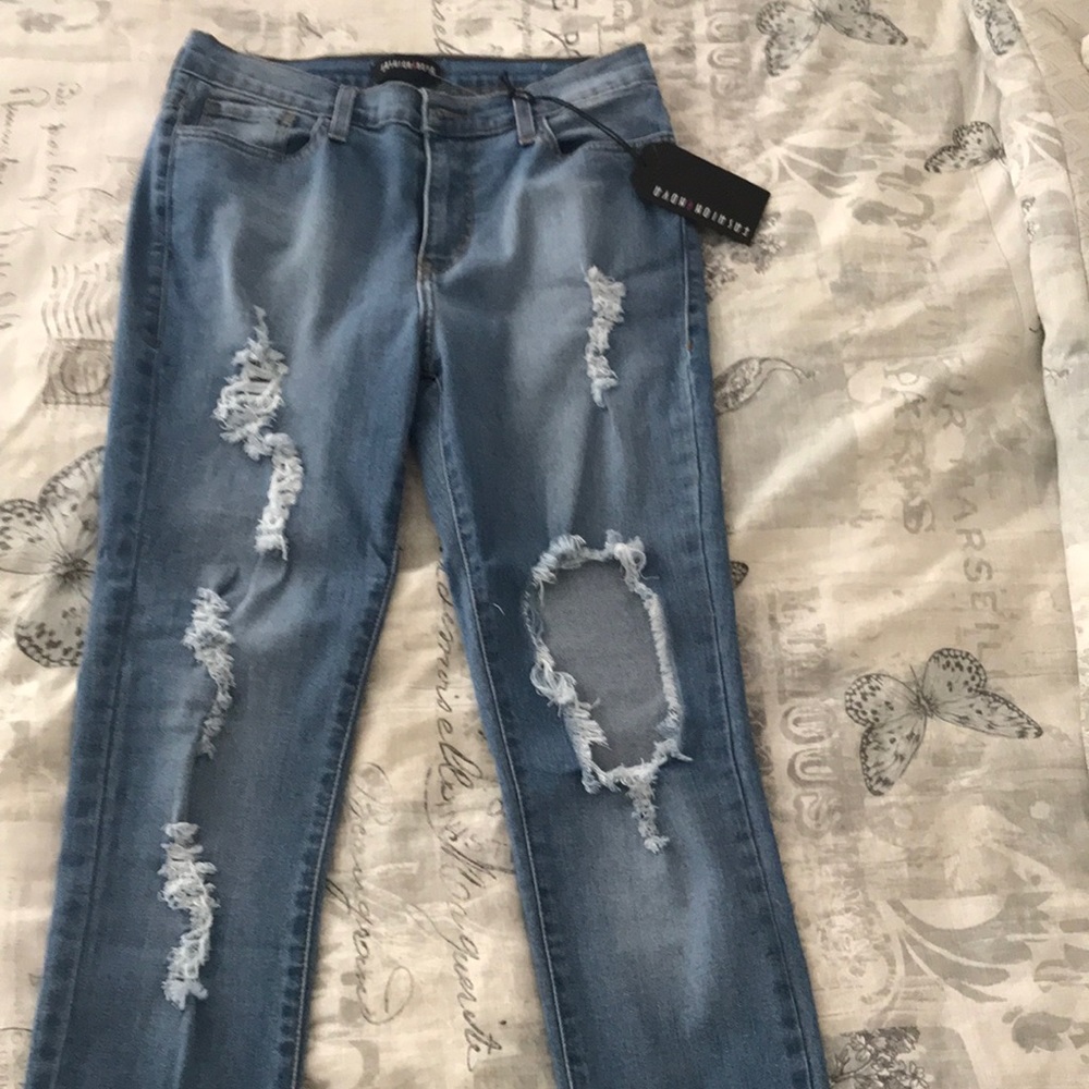 Stretchy ripped jeans (New)